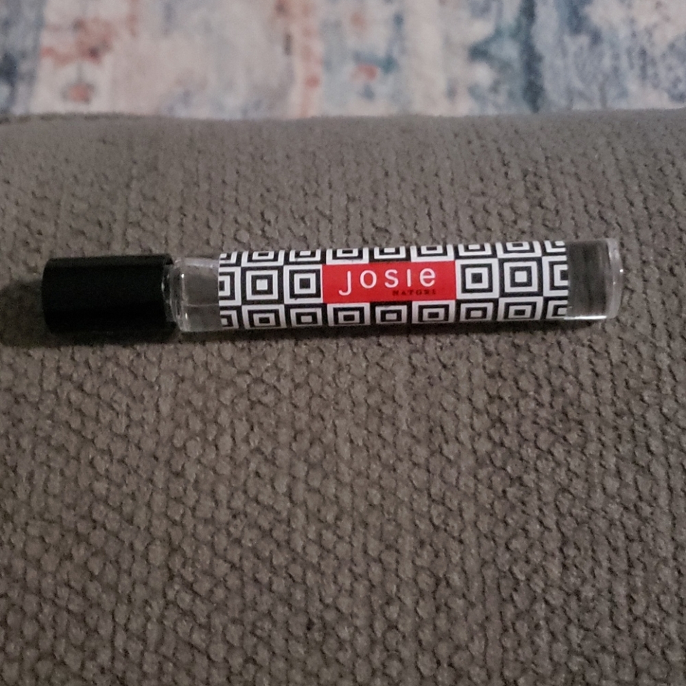Josie Natori Rollerball fragrance - Picture 2 of 2